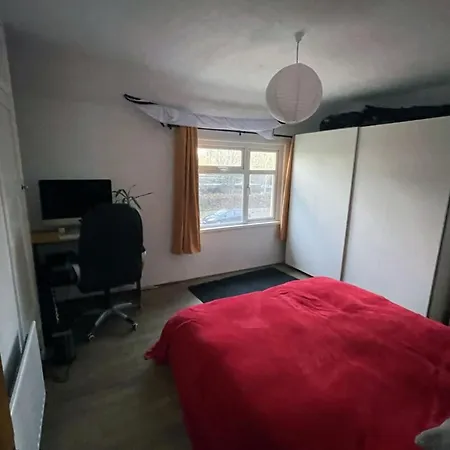 Spacious 2bd Terrace House Wgarden - Dublin! Holiday home