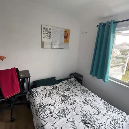 Spacious 2bd Terrace House Wgarden - Dublin! Holiday home *